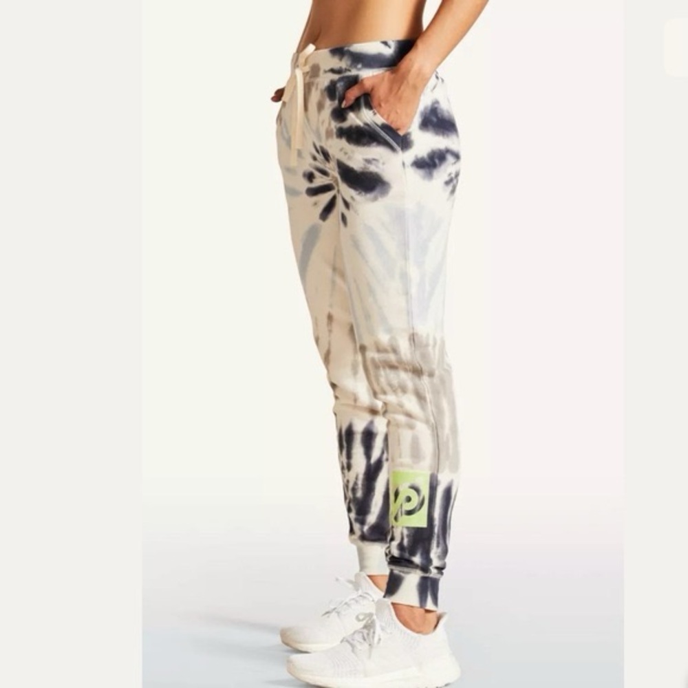 Pelegon Tie-Dye Sweatsuit with Logo Patch top L bottom M